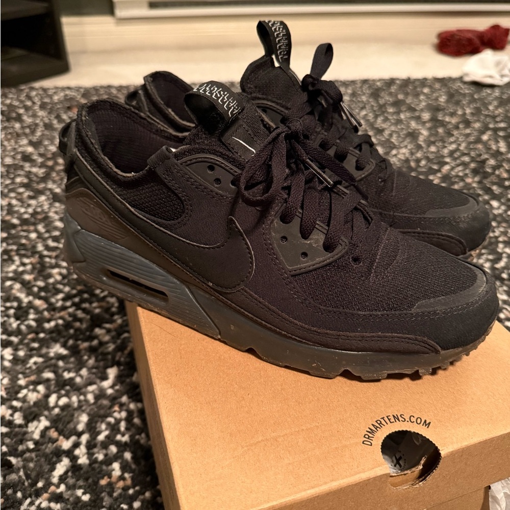 Nike Men's Black Sneakers
